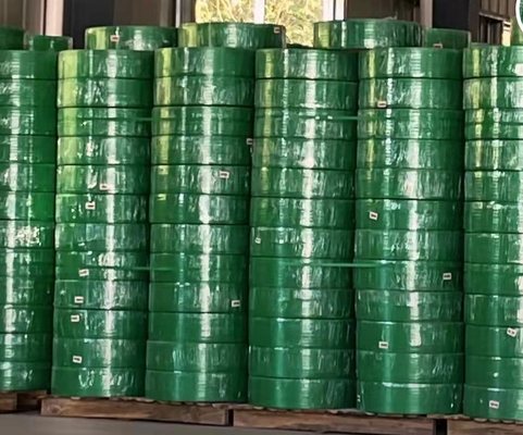 浮彫りにされたABペットPPはパレット パッキング機械のための包装のプラスチック革紐ロールを結合する