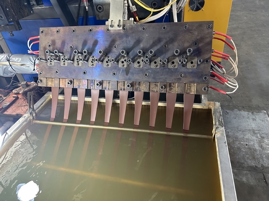 詰まる機械を作るPPのプラスチック パッキングの革紐ベルトの生産ラインを紐で縛る