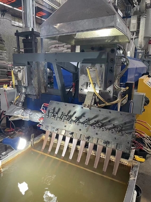 詰まる機械を作るPPのプラスチック パッキングの革紐ベルトの生産ラインを紐で縛る